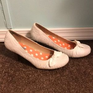 JELLYPOP CHENEY WHITE EYELET PUMP HEEL SHOES 7.5